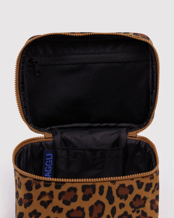 Large Cosmetic Case - Leopard - Material: heavyweight-nylon