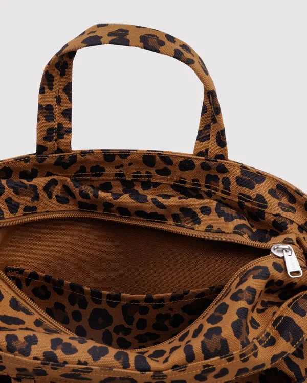 Horizontal Zip Duck Bag - Leopard - Size: OS